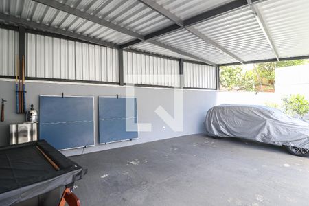 Casa à venda com 216m², 3 quartos e 10 vagas Casa à venda com 216m², 3 quartos e 10 vagasÁrea externa