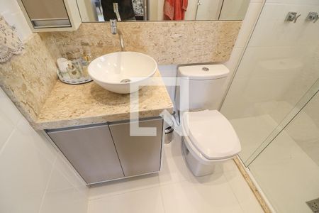 Casa à venda com 216m², 3 quartos e 10 vagas Casa à venda com 216m², 3 quartos e 10 vagasBanheiro da Suíte 1