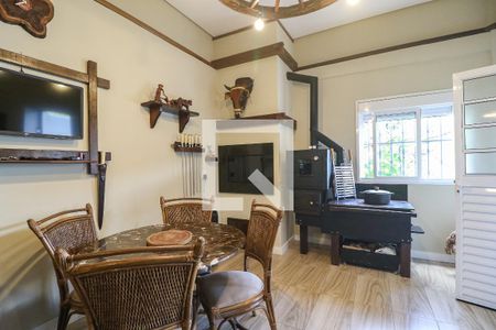 Casa à venda com 216m², 3 quartos e 10 vagas Casa à venda com 216m², 3 quartos e 10 vagasEspaço Campeiro