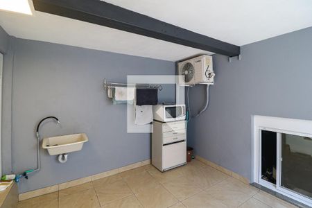 Casa à venda com 216m², 3 quartos e 10 vagas Casa à venda com 216m², 3 quartos e 10 vagasÁrea de Serviço Externa