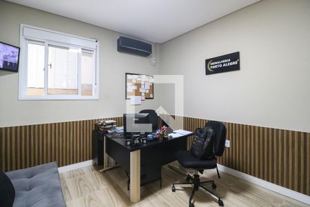 Casa à venda com 216m², 3 quartos e 10 vagas Casa à venda com 216m², 3 quartos e 10 vagasEscritório