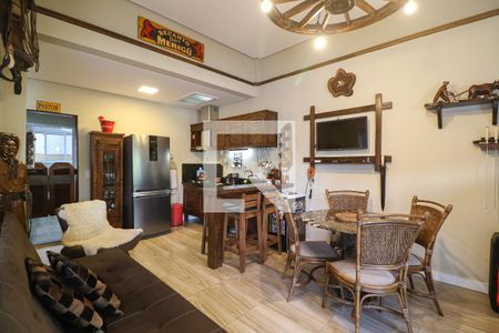 Casa à venda com 216m², 3 quartos e 10 vagas Casa à venda com 216m², 3 quartos e 10 vagasEspaço Campeiro