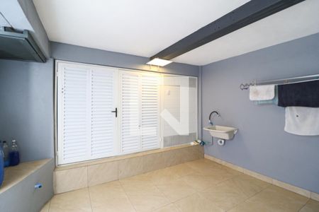 Casa à venda com 216m², 3 quartos e 10 vagas Casa à venda com 216m², 3 quartos e 10 vagasÁrea de Serviço Externa