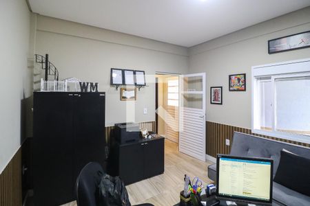 Casa à venda com 216m², 3 quartos e 10 vagas Casa à venda com 216m², 3 quartos e 10 vagasEscritório