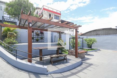 Casa à venda com 216m², 3 quartos e 10 vagas Casa à venda com 216m², 3 quartos e 10 vagasÁrea externa