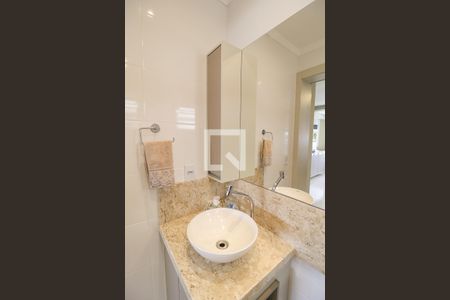 Casa à venda com 216m², 3 quartos e 10 vagas Casa à venda com 216m², 3 quartos e 10 vagasBanheiro da Suíte 1