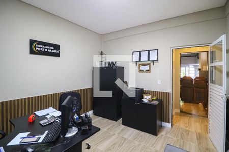 Casa à venda com 216m², 3 quartos e 10 vagas Casa à venda com 216m², 3 quartos e 10 vagasEscritório