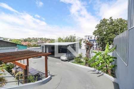 Casa à venda com 216m², 3 quartos e 10 vagas Casa à venda com 216m², 3 quartos e 10 vagasÁrea externa