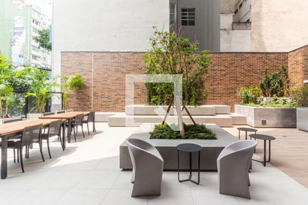 Studio à venda com 27m², 1 quarto e sem vaga Studio à venda com 27m², 1 quarto e sem vagaÁrea Comum - Salão de Festas