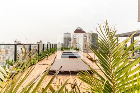 Studio à venda com 27m², 1 quarto e sem vaga Studio à venda com 27m², 1 quarto e sem vagaÁrea Comum - Piscina