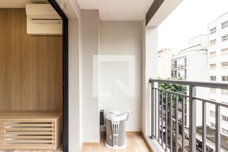 Studio à venda com 27m², 1 quarto e sem vaga Studio à venda com 27m², 1 quarto e sem vagaVaranda