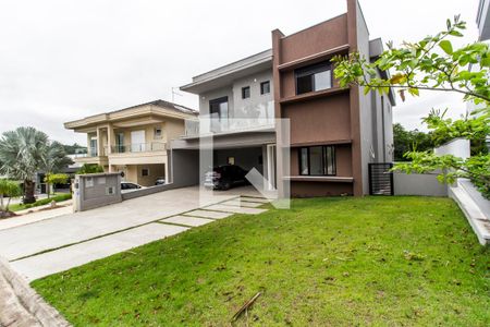 Casa de condomínio à venda com 370m², 5 quartos e 9 vagasVista da Rua