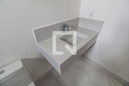 Casa de condomínio à venda com 370m², 5 quartos e 9 vagasBanheiro da Suíte 4