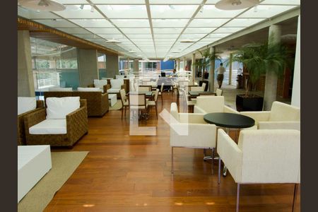 Casa de condomínio à venda com 370m², 5 quartos e 9 vagasÁrea comum - Salão de festas