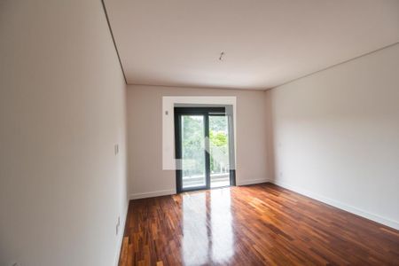 Casa de condomínio à venda com 370m², 5 quartos e 9 vagasSuíte master