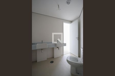 Apartamento à venda com 126m², 3 quartos e 2 vagas Apartamento à venda com 126m², 3 quartos e 2 vagasBanheiro da Suíte 1