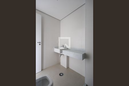 Apartamento à venda com 126m², 3 quartos e 2 vagas Apartamento à venda com 126m², 3 quartos e 2 vagasBanheiro da Suíte 2