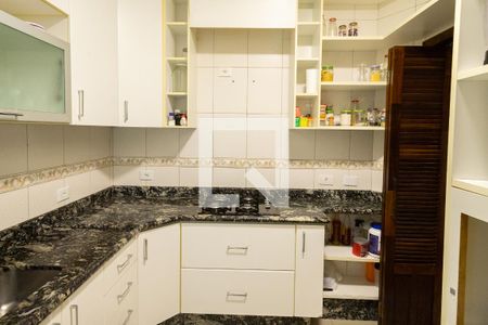Apartamento à venda com 133m², 3 quartos e 2 vagas Apartamento à venda com 133m², 3 quartos e 2 vagasCozinha