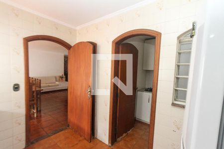 Casa à venda com 750m², 4 quartos e 6 vagas Casa à venda com 750m², 4 quartos e 6 vagasÁrea de Serviço