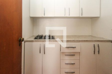 Casa à venda com 750m², 4 quartos e 6 vagas Casa à venda com 750m², 4 quartos e 6 vagasÁrea de Serviço