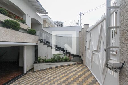 Casa à venda com 750m², 4 quartos e 6 vagas Casa à venda com 750m², 4 quartos e 6 vagasFrente da Casa