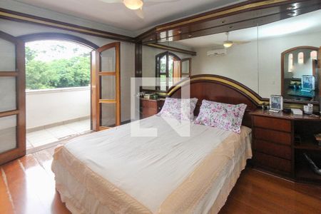 Casa à venda com 750m², 4 quartos e 6 vagas Casa à venda com 750m², 4 quartos e 6 vagasSuite 03