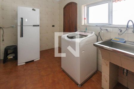 Casa à venda com 750m², 4 quartos e 6 vagas Casa à venda com 750m², 4 quartos e 6 vagasÁrea de Serviço
