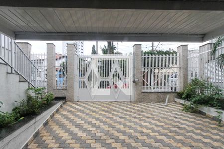 Casa à venda com 750m², 4 quartos e 6 vagas Casa à venda com 750m², 4 quartos e 6 vagasFrente da Casa