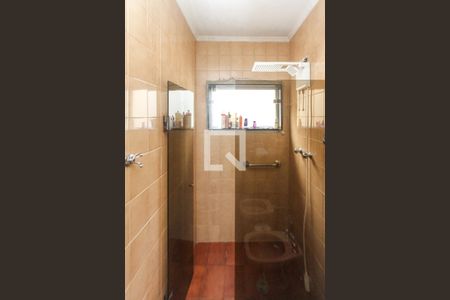 Casa à venda com 750m², 4 quartos e 6 vagas Casa à venda com 750m², 4 quartos e 6 vagasBanheiro da Suite