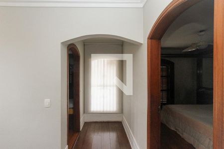 Casa à venda com 750m², 4 quartos e 6 vagas Casa à venda com 750m², 4 quartos e 6 vagascorredor