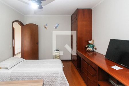 Casa à venda com 750m², 4 quartos e 6 vagas Casa à venda com 750m², 4 quartos e 6 vagasQuarto