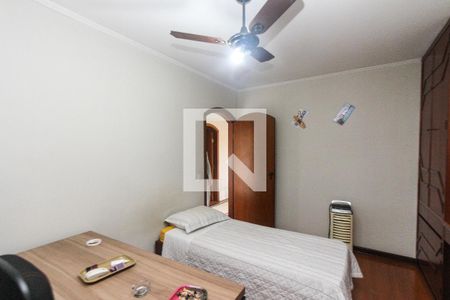 Casa à venda com 750m², 4 quartos e 6 vagas Casa à venda com 750m², 4 quartos e 6 vagasQuarto