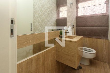 Casa à venda com 750m², 4 quartos e 6 vagas Casa à venda com 750m², 4 quartos e 6 vagasLavabo