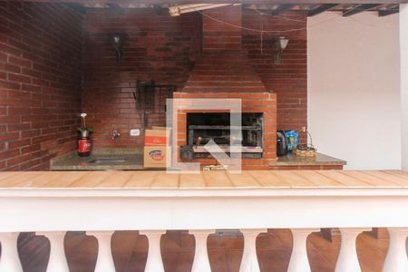 Casa à venda com 750m², 4 quartos e 6 vagas Casa à venda com 750m², 4 quartos e 6 vagasQuintal