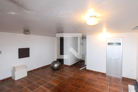 Casa à venda com 750m², 4 quartos e 6 vagas Casa à venda com 750m², 4 quartos e 6 vagasSaúna