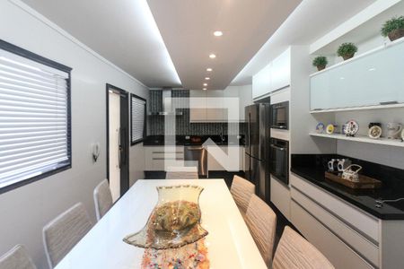 Casa à venda com 750m², 4 quartos e 6 vagas Casa à venda com 750m², 4 quartos e 6 vagasCozinha