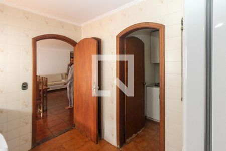 Casa à venda com 750m², 4 quartos e 6 vagas Casa à venda com 750m², 4 quartos e 6 vagasÁrea de Serviço