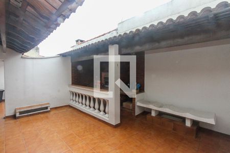 Casa à venda com 750m², 4 quartos e 6 vagas Casa à venda com 750m², 4 quartos e 6 vagasQuintal