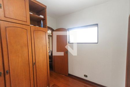Casa à venda com 750m², 4 quartos e 6 vagas Casa à venda com 750m², 4 quartos e 6 vagasCloset