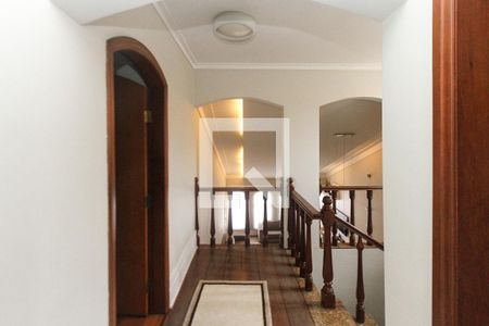 Casa à venda com 750m², 4 quartos e 6 vagas Casa à venda com 750m², 4 quartos e 6 vagascorredor