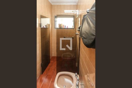 Casa à venda com 750m², 4 quartos e 6 vagas Casa à venda com 750m², 4 quartos e 6 vagasBanheiro da Suite