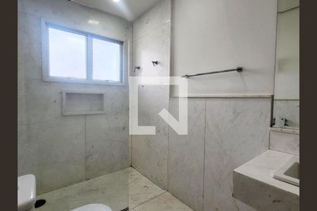 Casa de condomínio à venda com 550m², 4 quartos e 2 vagas