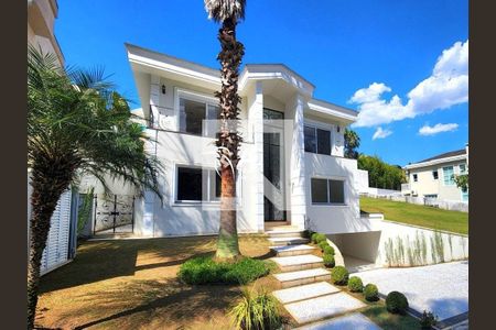 Casa de condomínio à venda com 550m², 4 quartos e 2 vagas