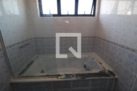 Casa de condomínio à venda com 350m², 4 quartos e 4 vagasBanheira suíte 2