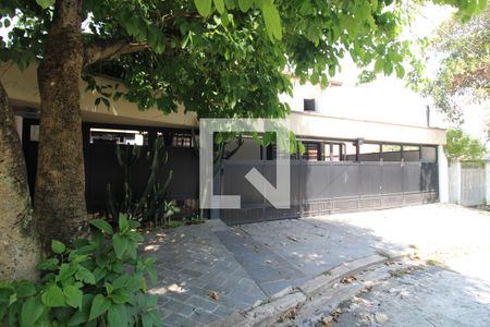 Casa de condomínio à venda com 350m², 4 quartos e 4 vagasFachada