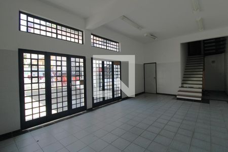 Casa de condomínio à venda com 350m², 4 quartos e 4 vagasSalão