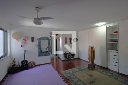 Casa de condomínio à venda com 350m², 4 quartos e 4 vagasSuíte 1