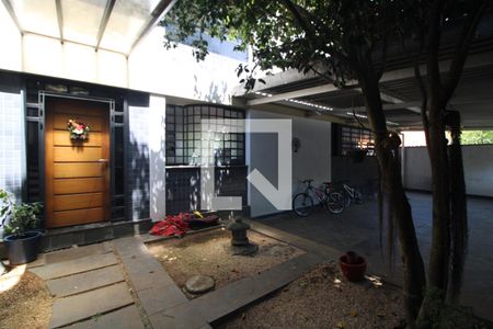 Casa de condomínio à venda com 350m², 4 quartos e 4 vagasFachada