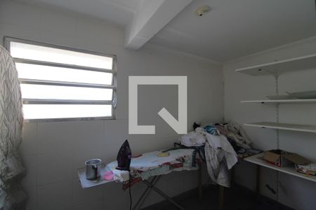 Casa de condomínio à venda com 350m², 4 quartos e 4 vagasQuarto de serviço