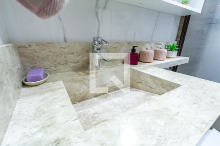 Apartamento à venda com 64m², 3 quartos e 1 vaga Apartamento à venda com 64m², 3 quartos e 1 vagaBanheiro